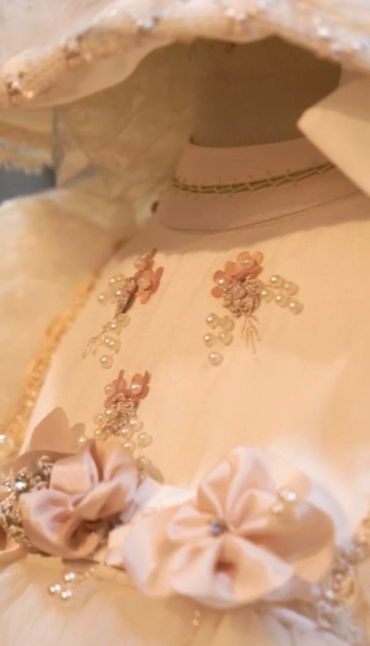 Ropòn Florencia Ivory de niña desmontable