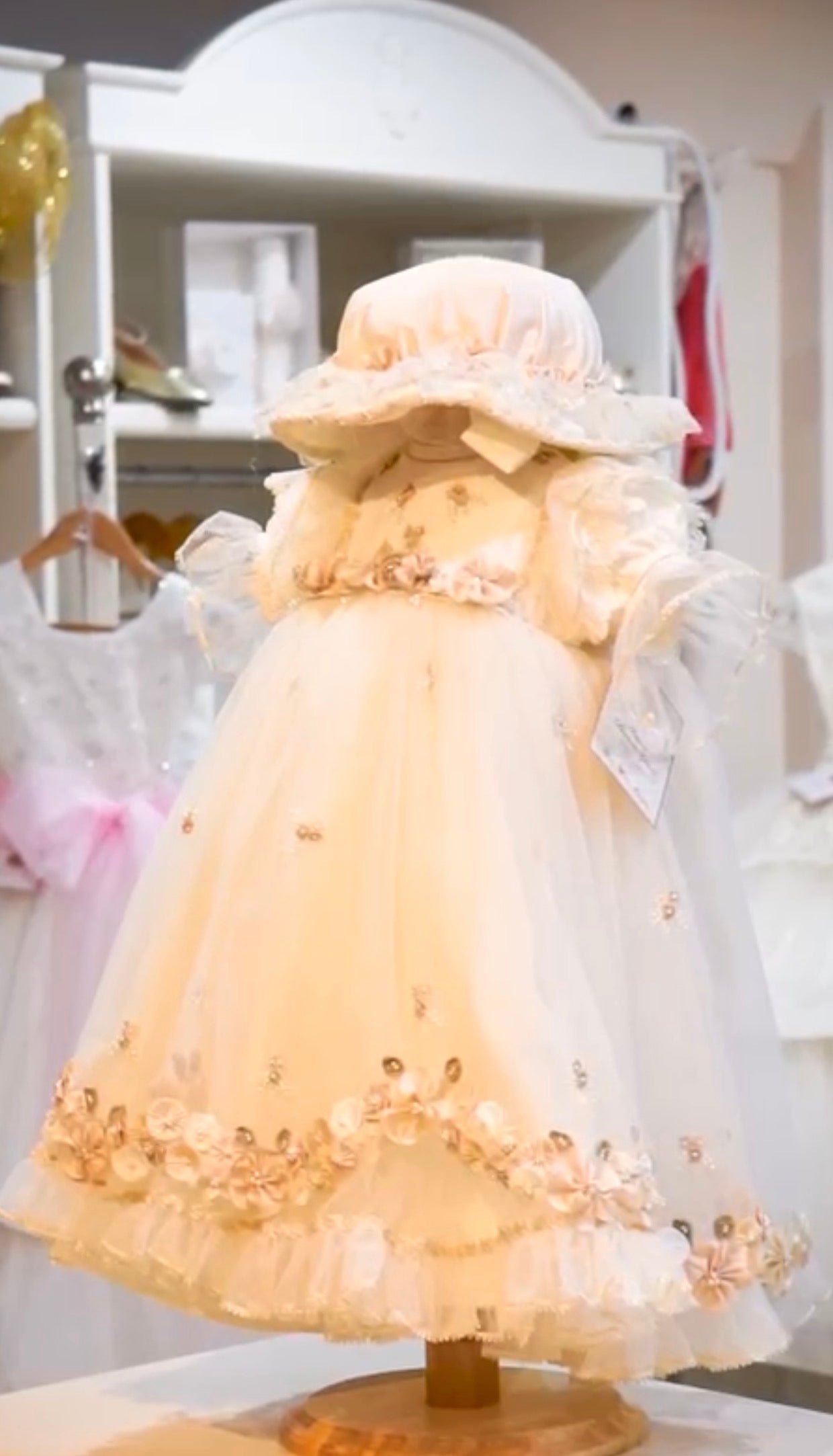 Ropòn Florencia  Ivory de niña desmontable