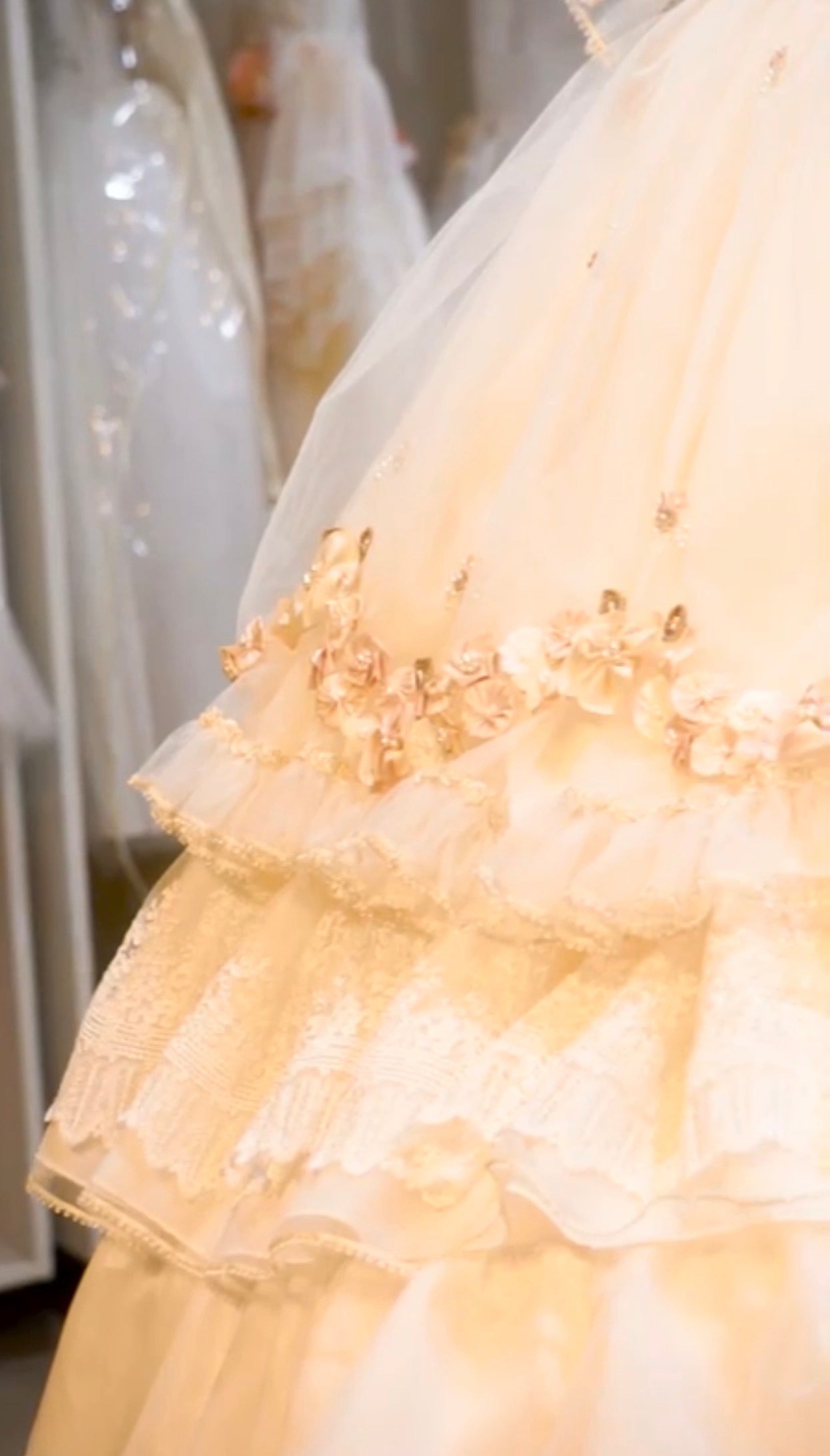 Ropòn Florencia  Ivory de niña desmontable